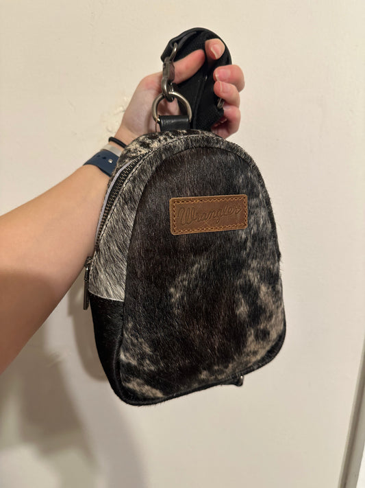 Wrangler Cowhide Sling Bag - Black